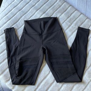 NWOT Lululemon mesh leggings